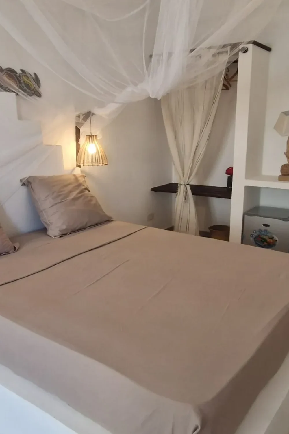 Chambre Deluxe São Nicolau : lit double et salle de bain attenante